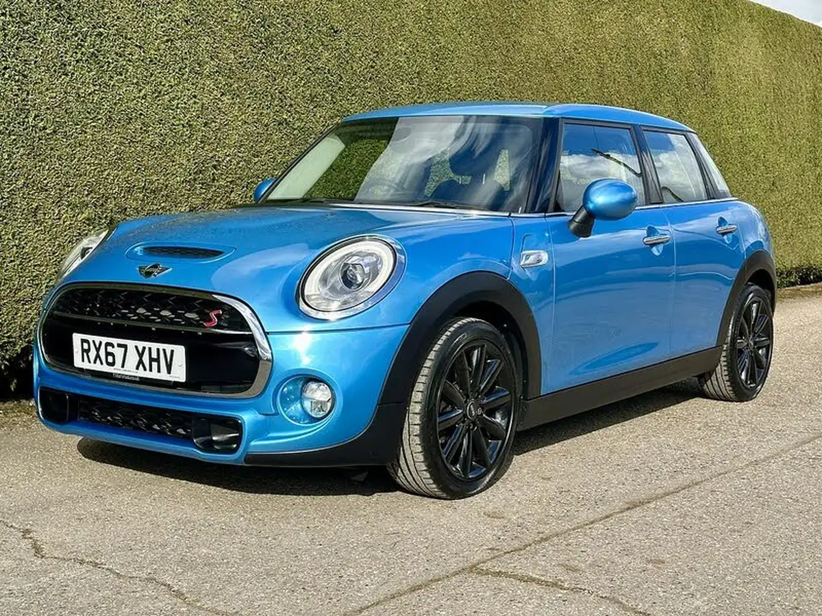 2017-mini-cooper-20-cooper-s-ss-hatchback-5d-big-4
