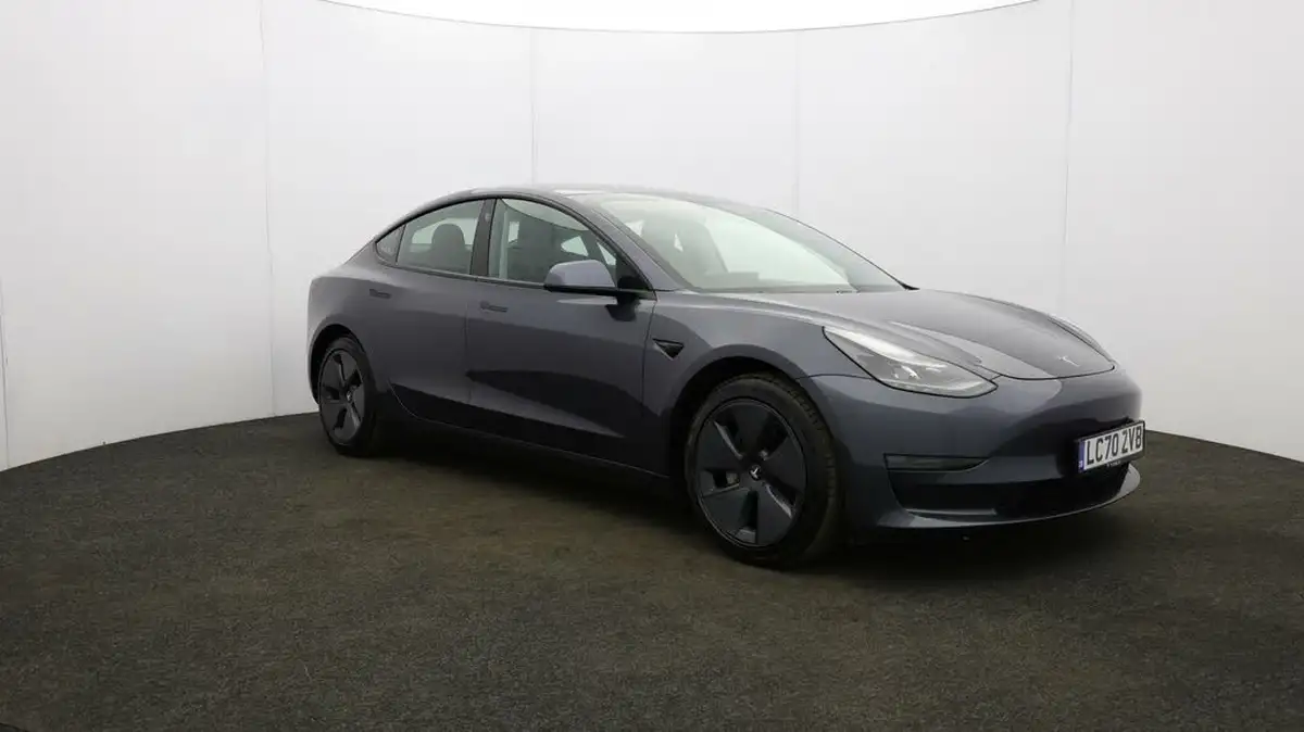 2020-tesla-model-3-e-long-range-big-41