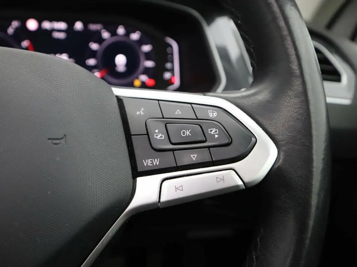 2021-volkswagen-tiguan-15-tsi-elegance-big-25
