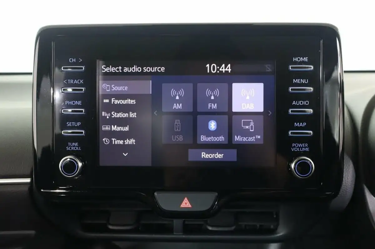 2022-toyota-yaris-15-vvt-i-icon-big-32