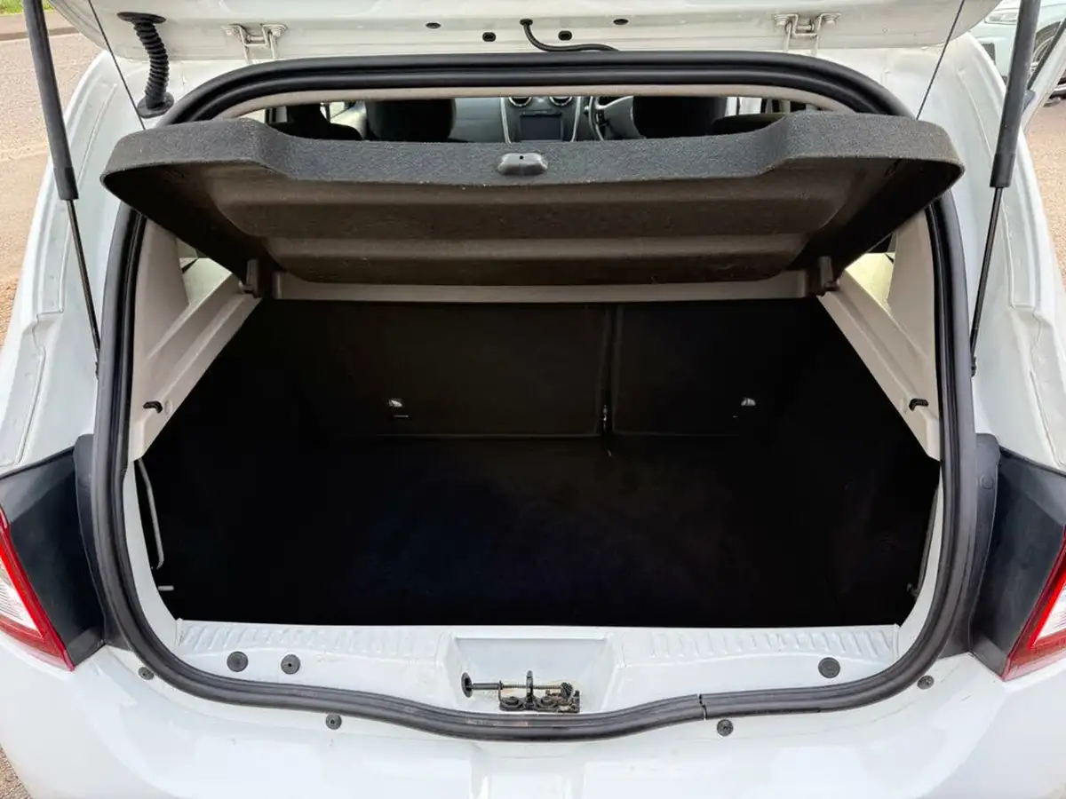 2015-dacia-sandero-stepway-09-laureate-big-10