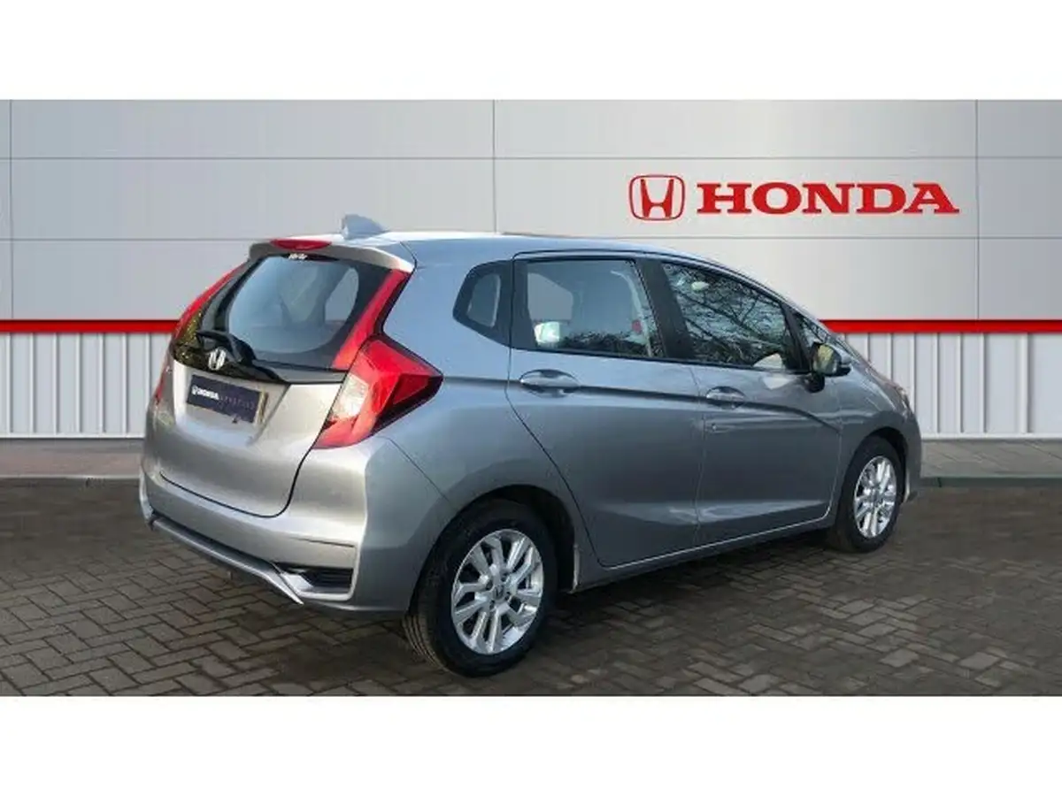 2019-honda-jazz-13-i-vtec-se-navi-cvt-big-11