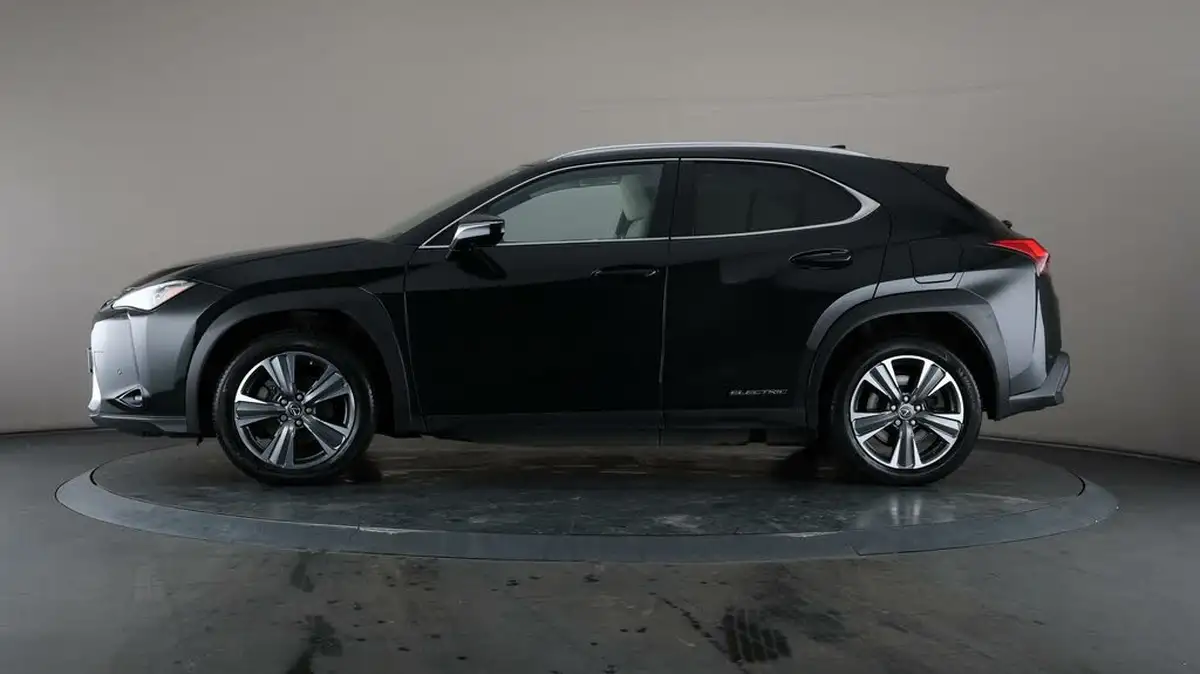 2021-lexus-ux-300e-e-ux-big-35