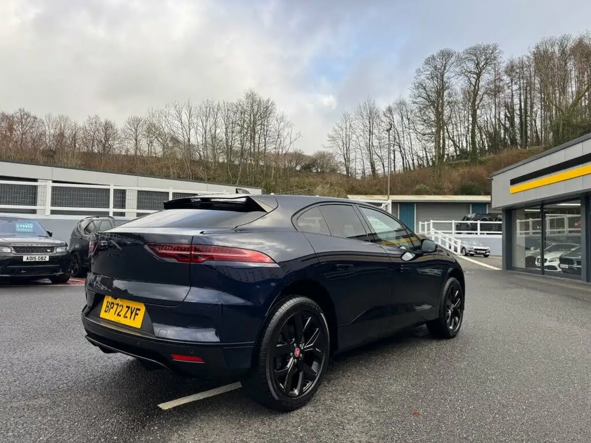 2023-jaguar-i-pace-ev400-black-big-4