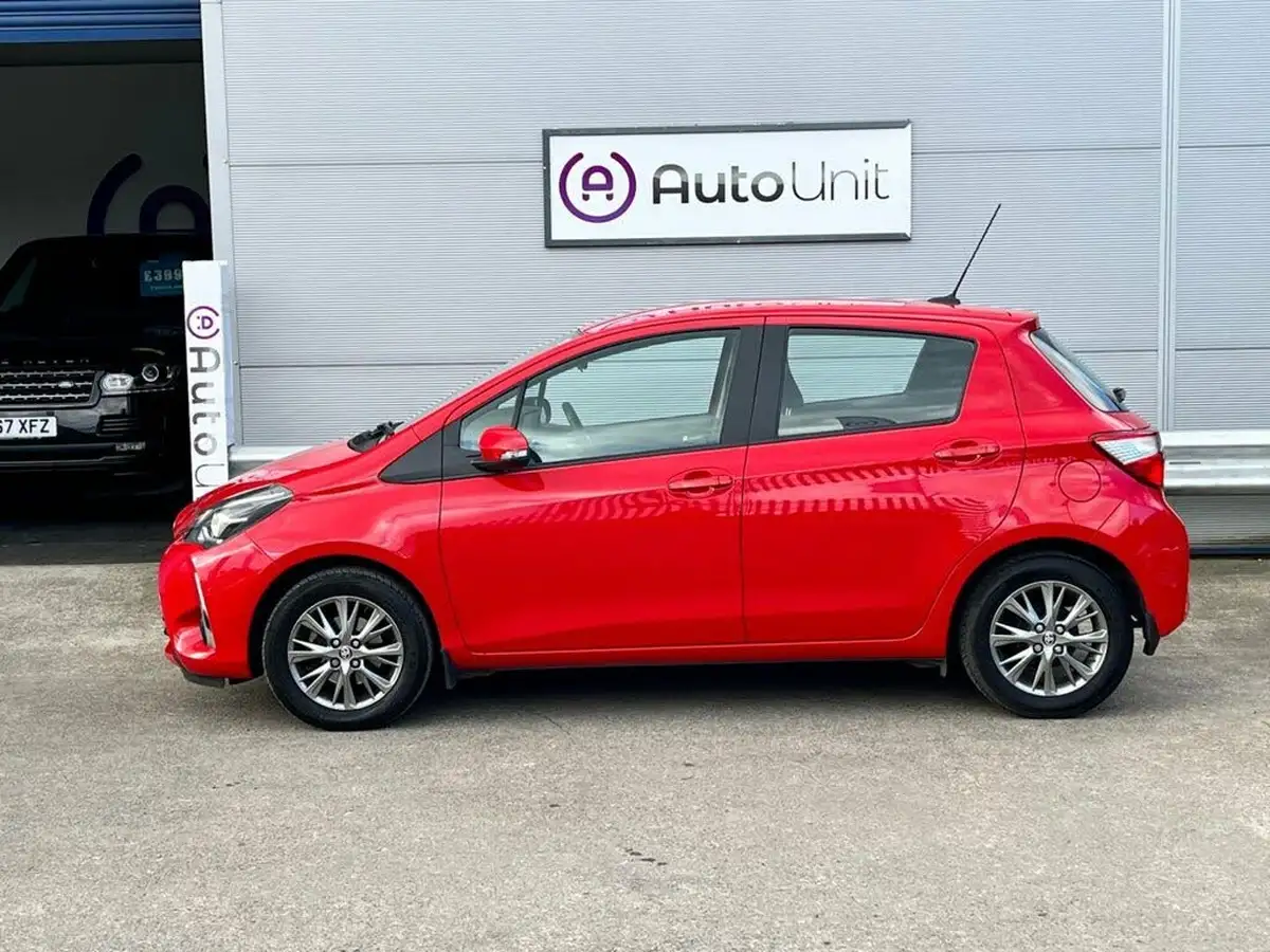 2020-toyota-yaris-15-vvt-i-icon-111bhp-1496cc-cvt-big-24