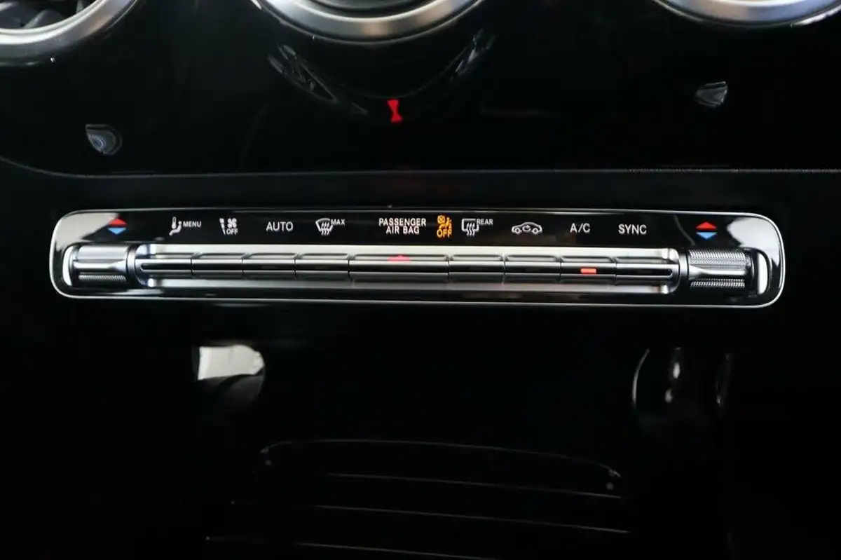 2021-mercedes-benz-a-class-20-a250-amg-line-premium-plus-edition-hatchback-5d-big-25