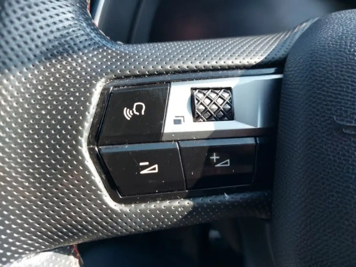 2019-ds-ds-7-crossback-12-puretech-performance-line-ss-big-11