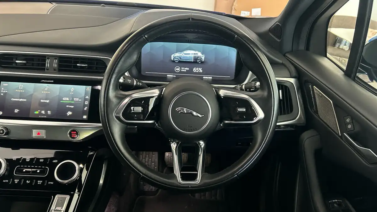 2021-jaguar-i-pace-ev400-black-big-14