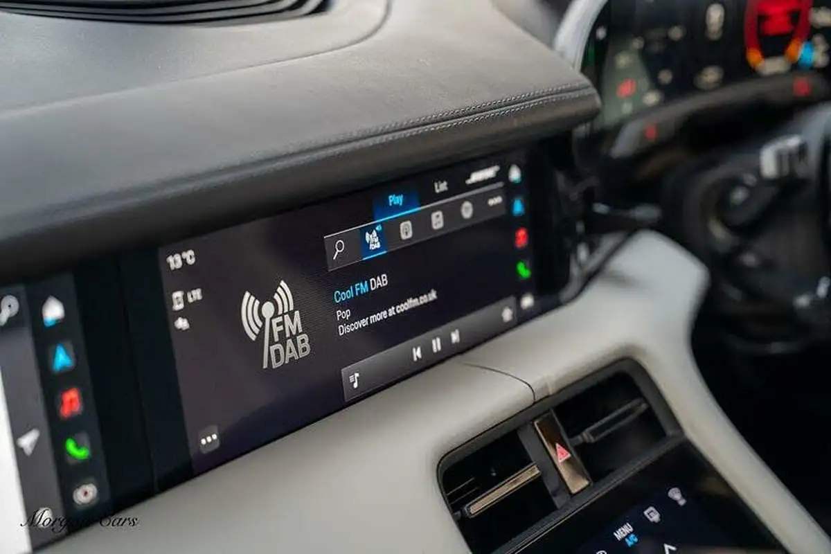 2021-porsche-taycan-e-turbo-performance-battery-plus-big-31