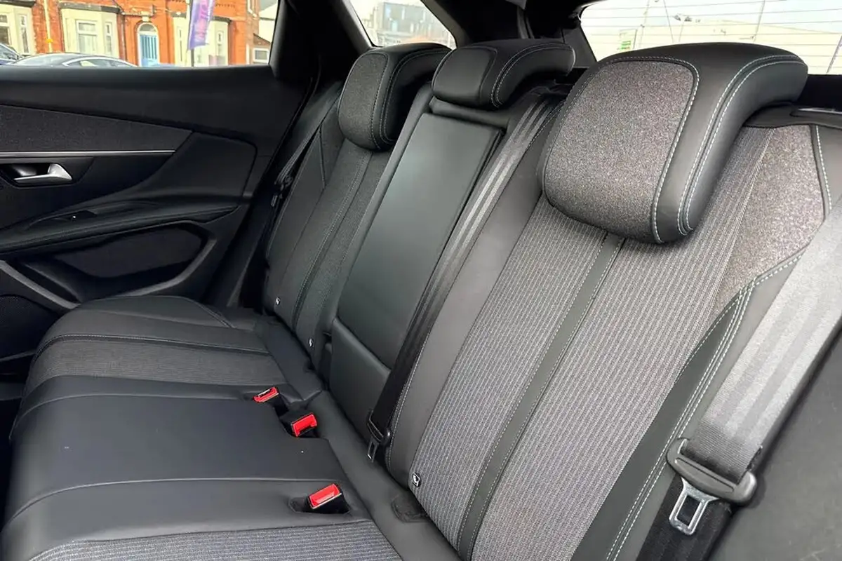2021-peugeot-3008-suv-12-puretech-allure-premium-big-18