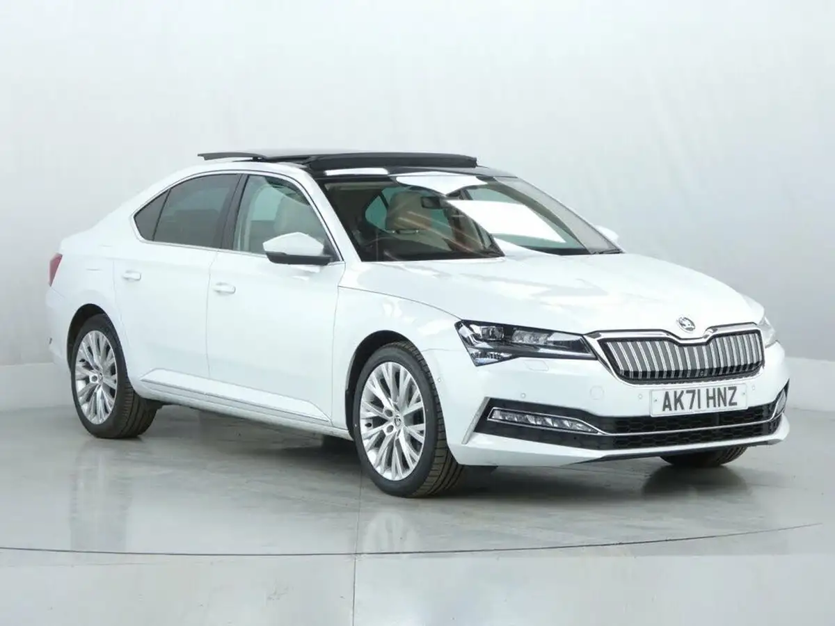 2021-skoda-superb-14-tsi-laurin-klement-hatchback-big-3