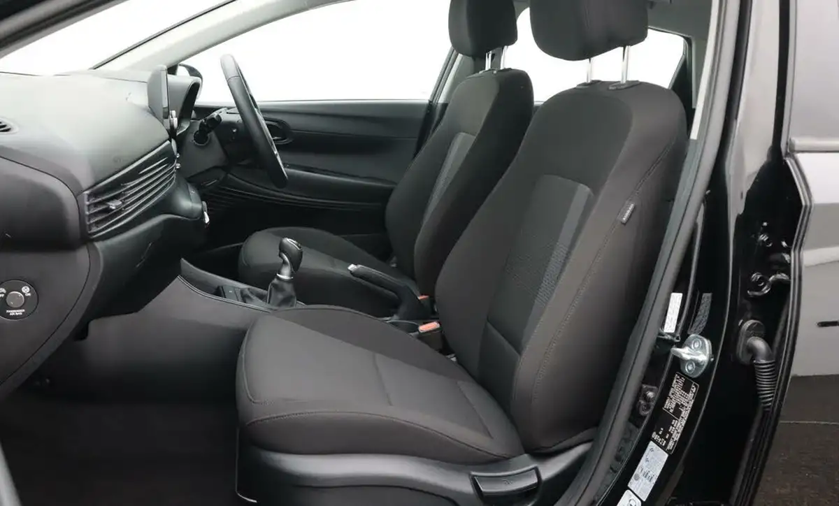 2024-hyundai-i20-10-t-gdi-advance-big-14