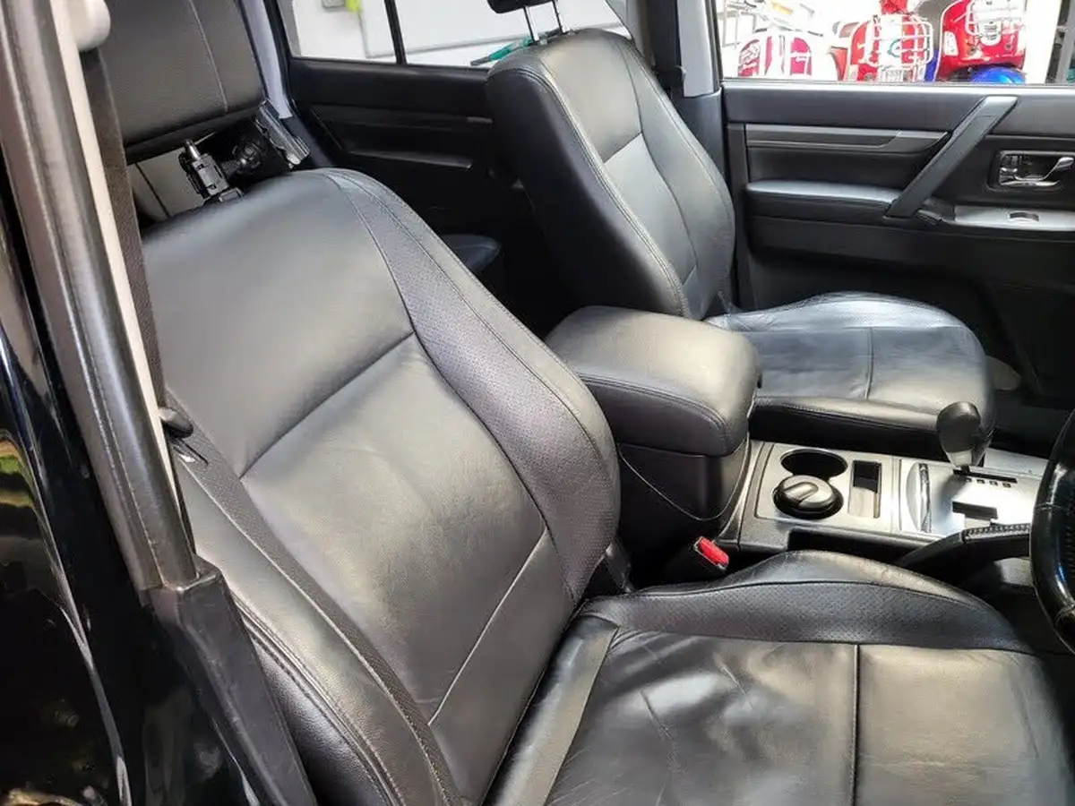 2010-mitsubishi-shogun-32td-elegance-197bhp-big-16