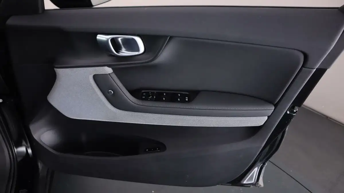 2022-polestar-polestar-2-e-ps2-165kw-standard-single-hatchback-big-14