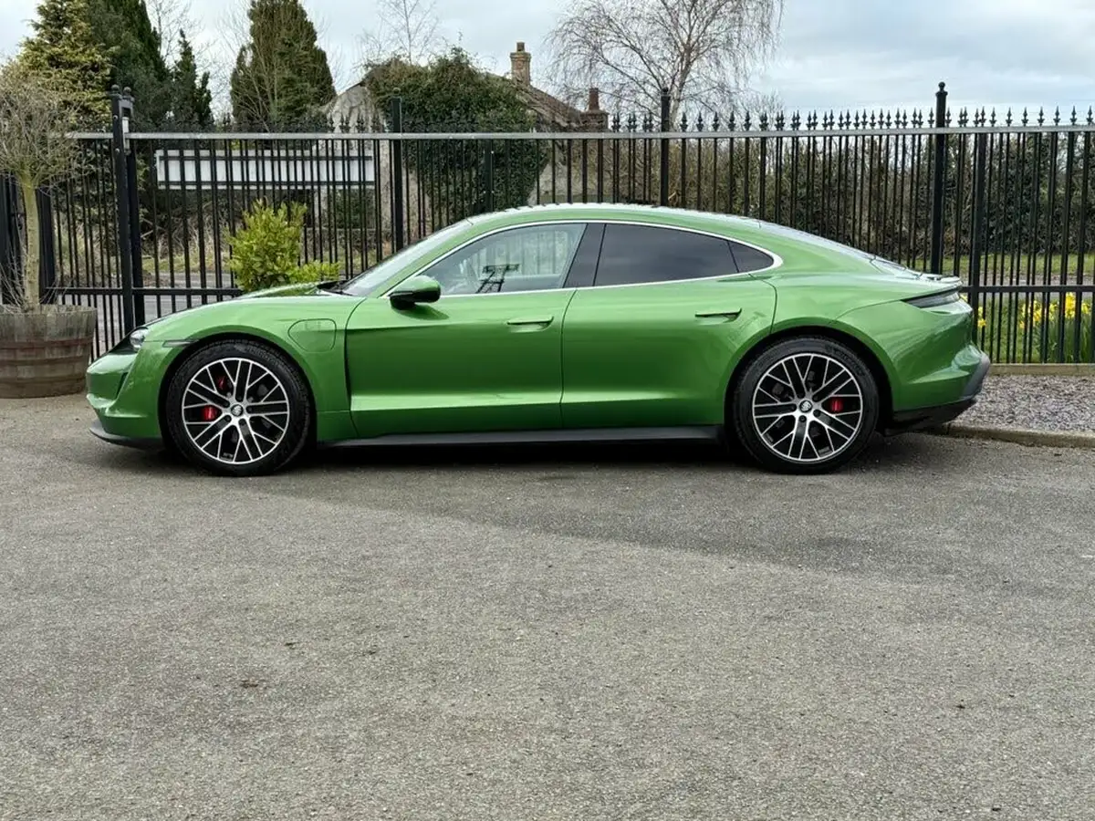 2021-porsche-taycan-e-4s-530ps-big-4