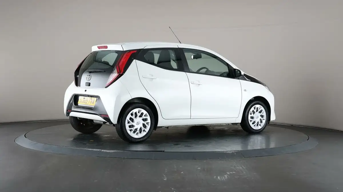 2019-toyota-aygo-10-vvt-i-x-play-tss-x-shift-big-55