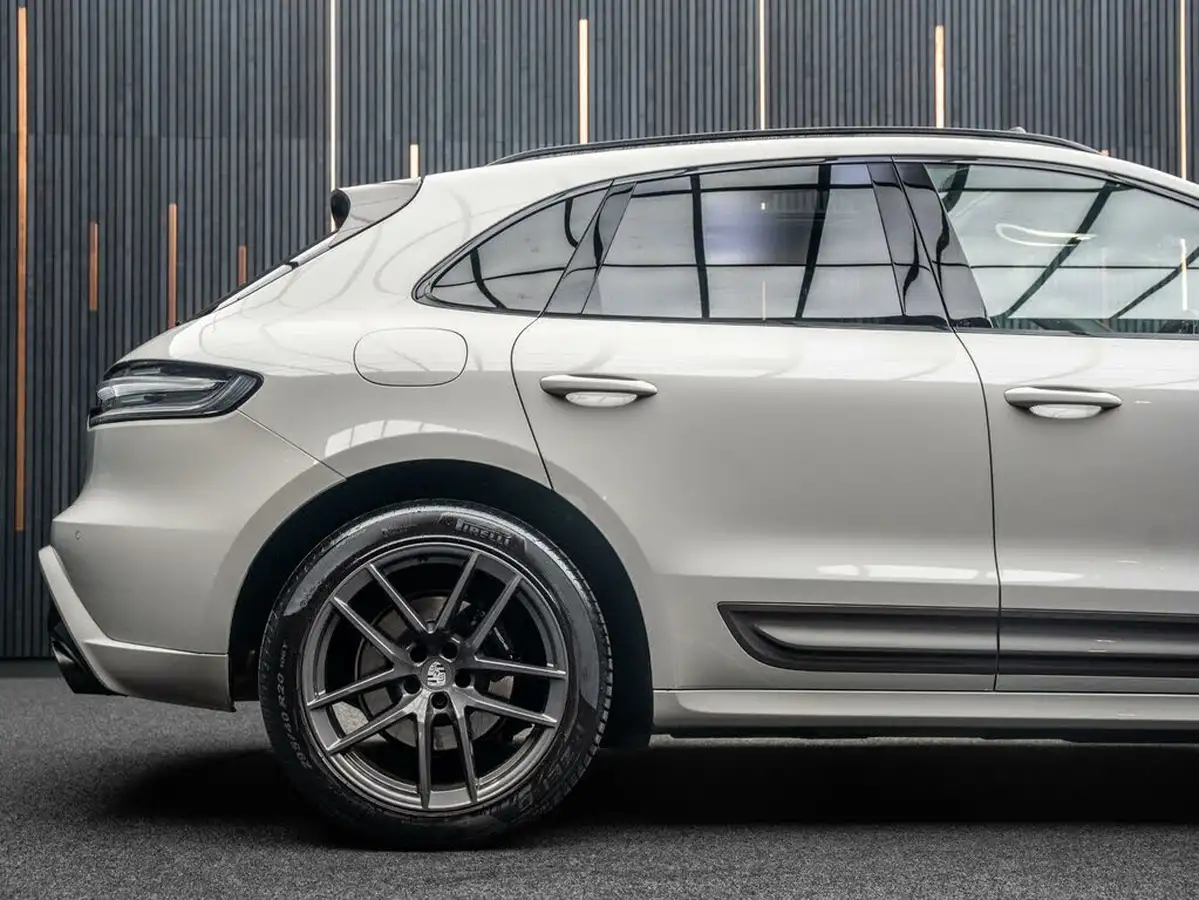 2022-porsche-macan-20-big-17