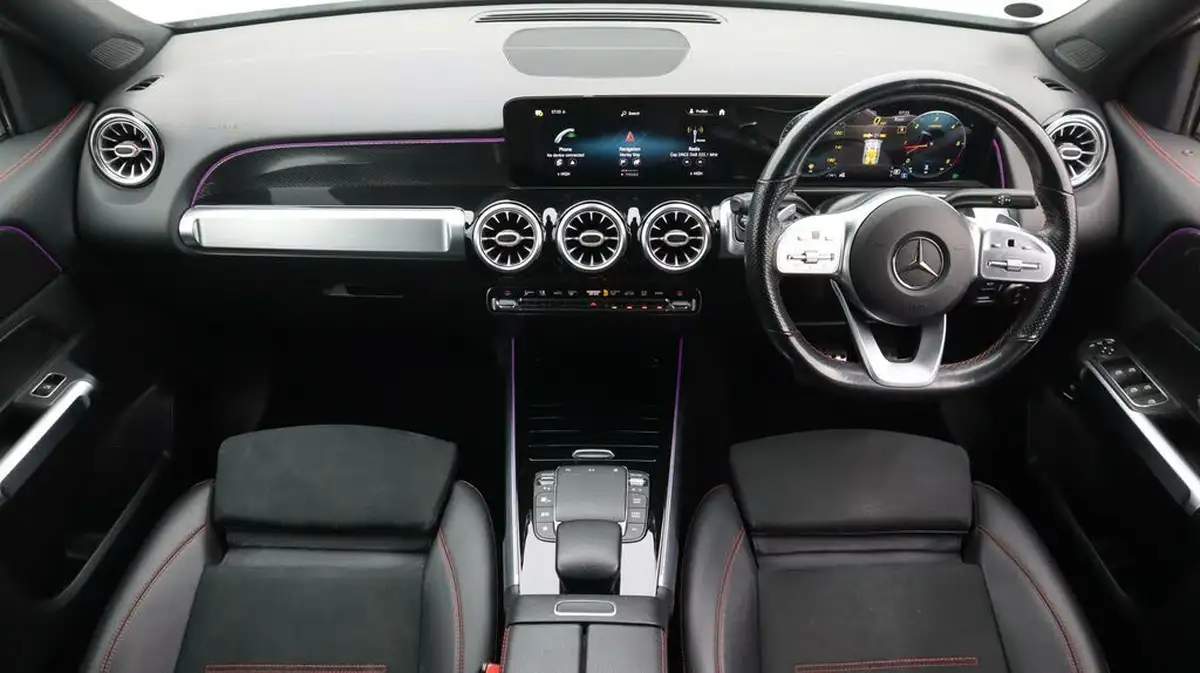 2021-mercedes-benz-glb-class-20d-glb200d-amg-line-premium-4matic-big-13