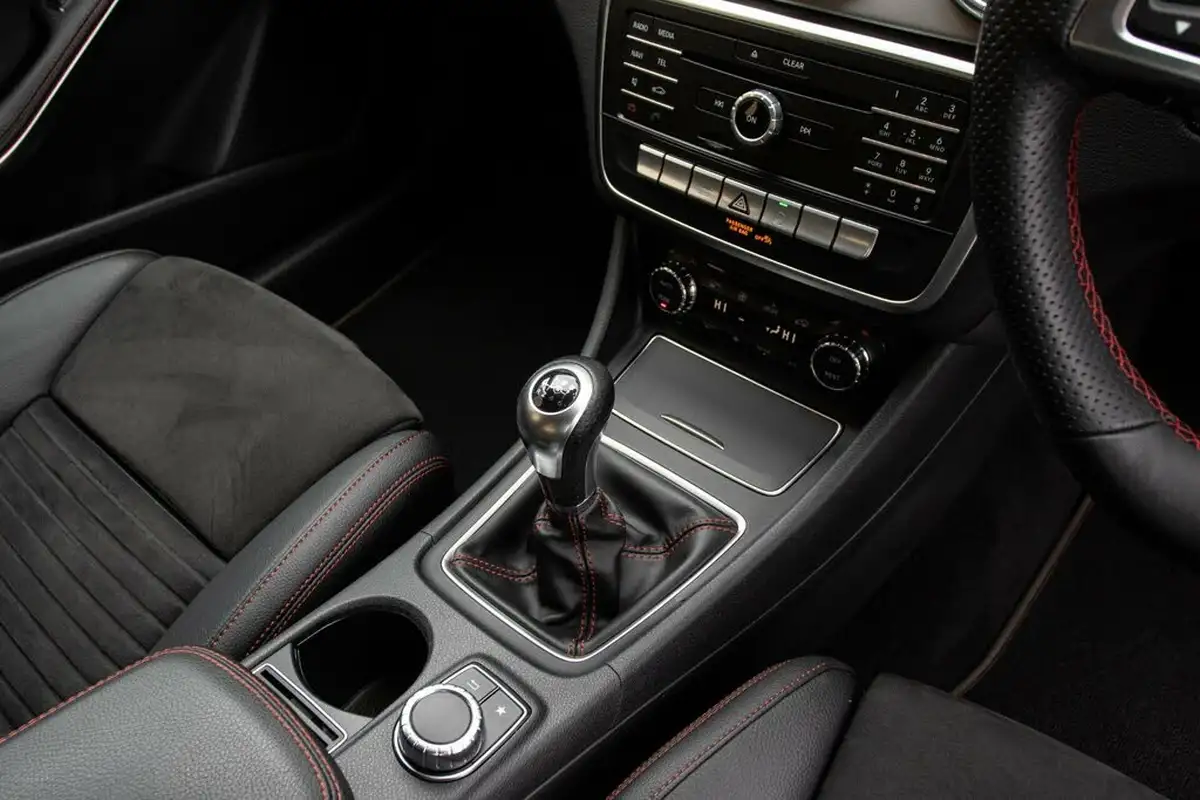 2019-mercedes-benz-cla-16-cla-180-amg-line-edition-coupe-4d-big-28