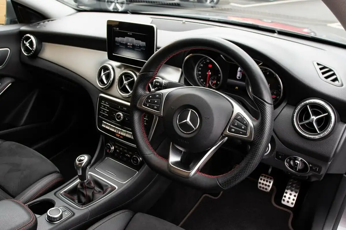 2019-mercedes-benz-cla-16-cla-180-amg-line-edition-coupe-4d-big-4