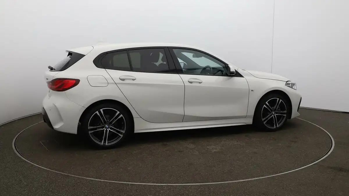 2023-bmw-1-series-15-118i-m-sport-lcp-dct-big-49