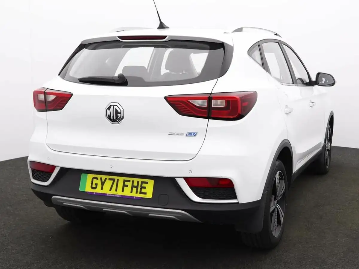 2021-mg-zs-suv-e-exclusive-ev-big-5