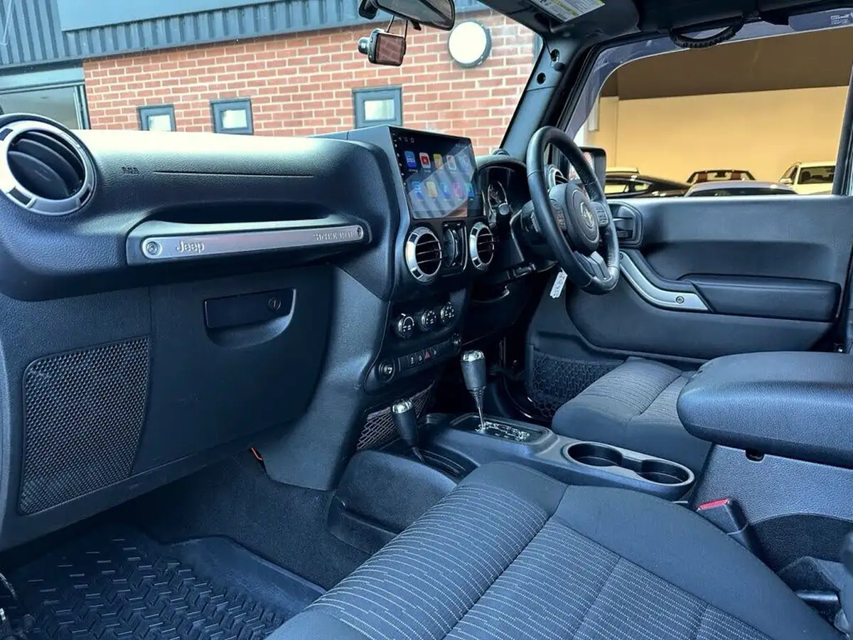 2012-jeep-wrangler-28crd-sahara-5d-auto-big-2