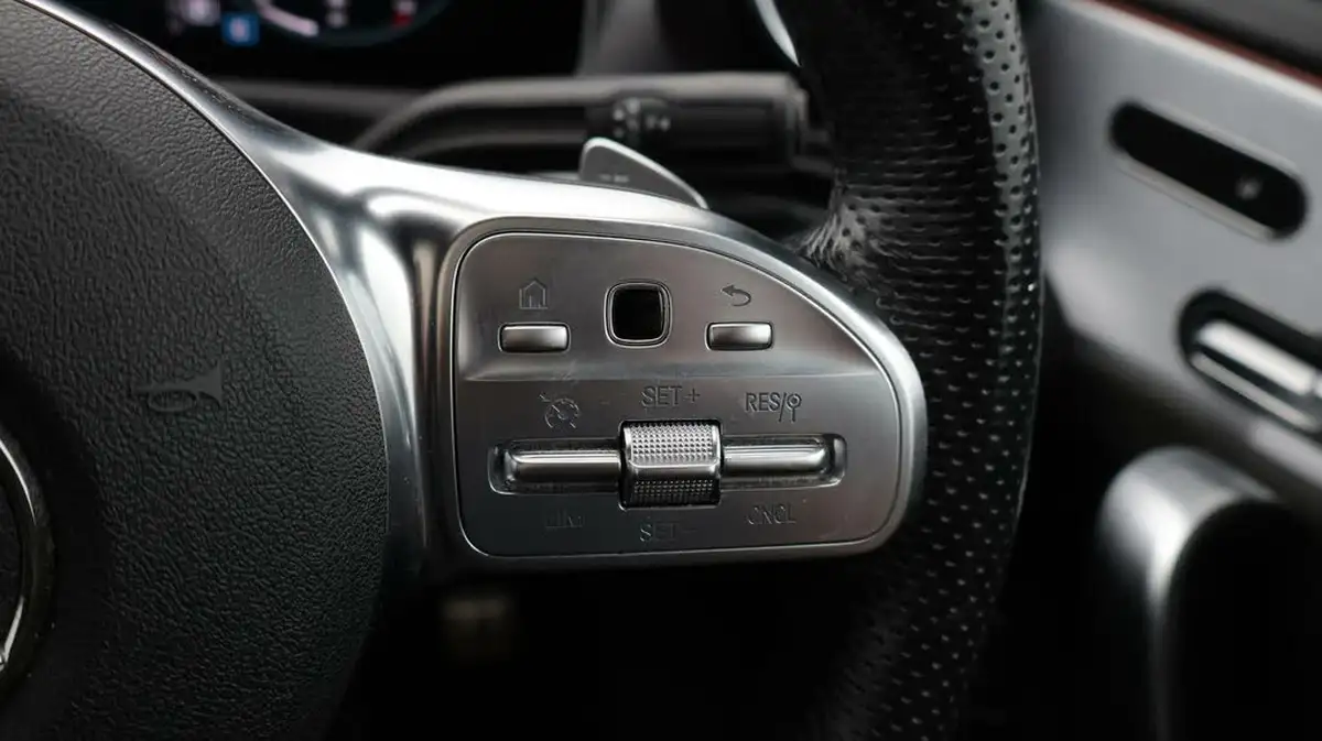 2019-mercedes-benz-cla-20-cla-220-amg-line-premium-plus-coupe-4d-big-25