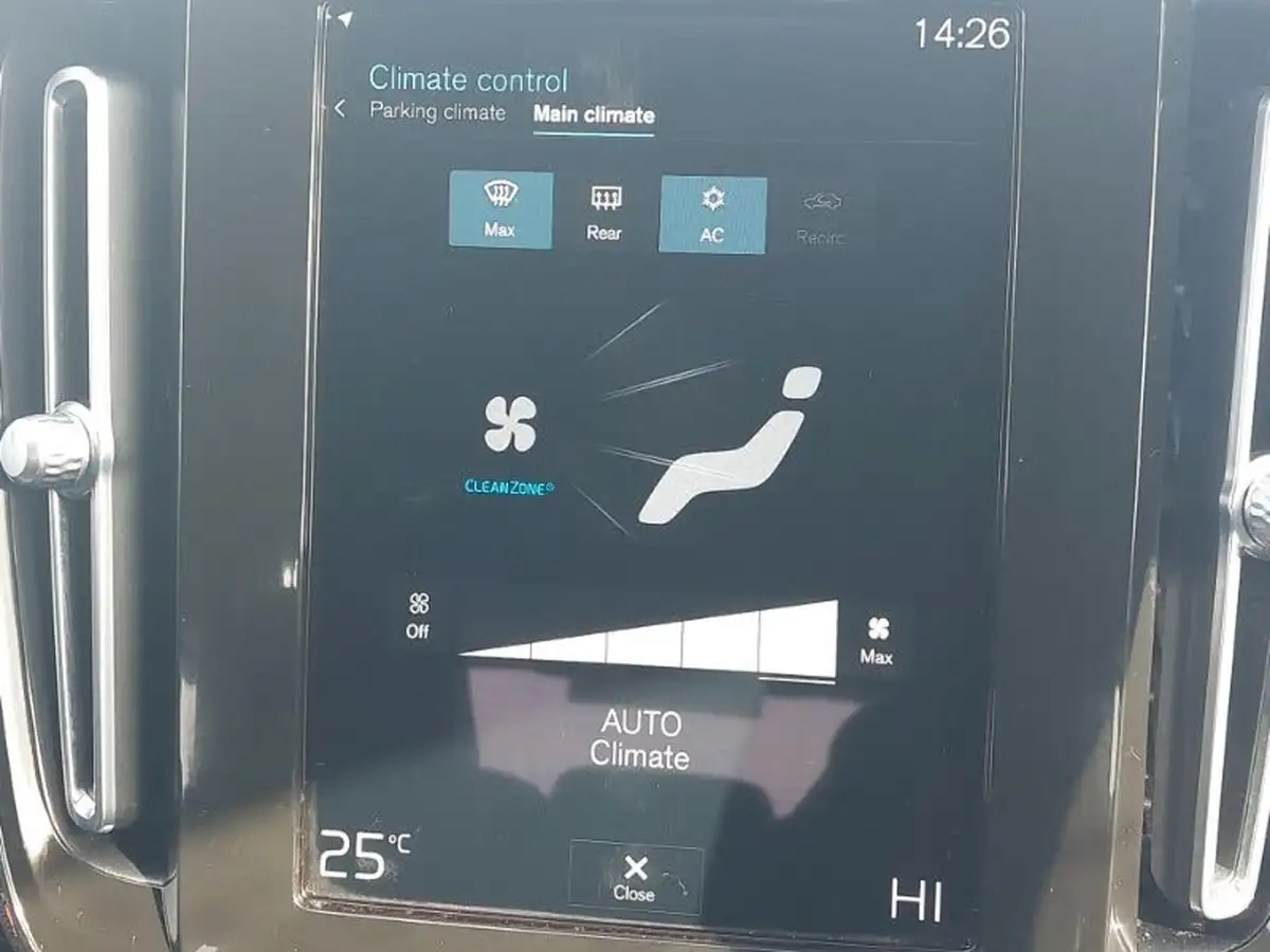 2021-volvo-xc40-15-t3-momentum-163bhp-big-14