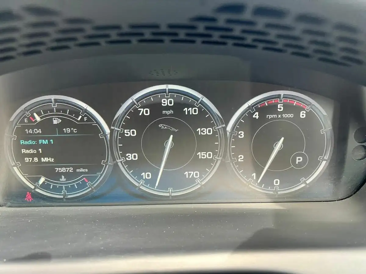 2011-jaguar-xj-series-30td-xj-portfolio-swb-big-62