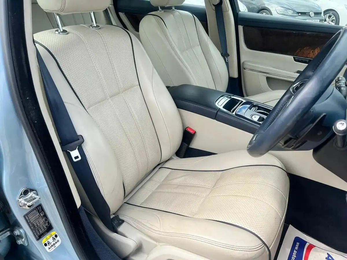 2011-jaguar-xj-series-30td-xj-portfolio-swb-big-10