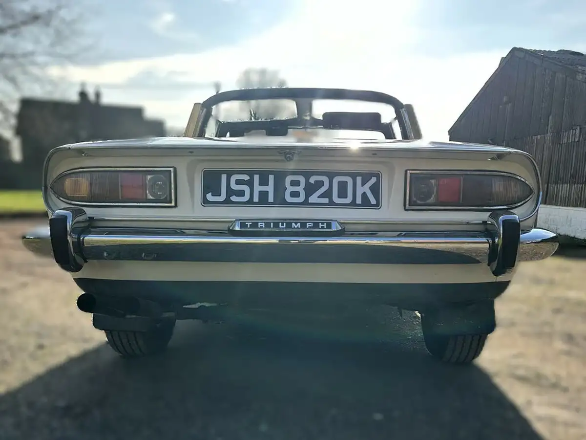 1972-triumph-stag-30-big-11