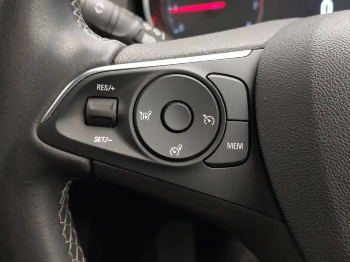2021-vauxhall-grandland-x-12-griffin-big-16