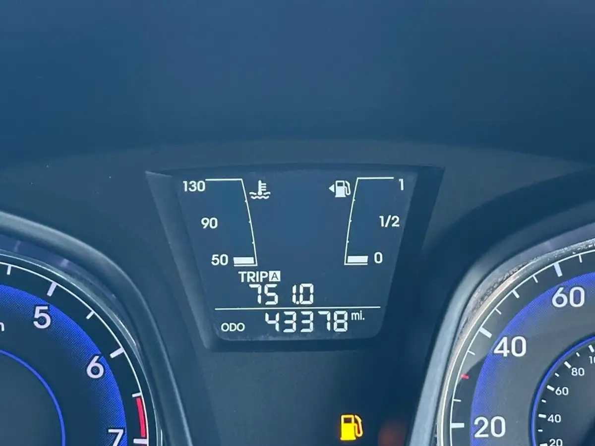 2012-hyundai-ix20-14-active-big-9