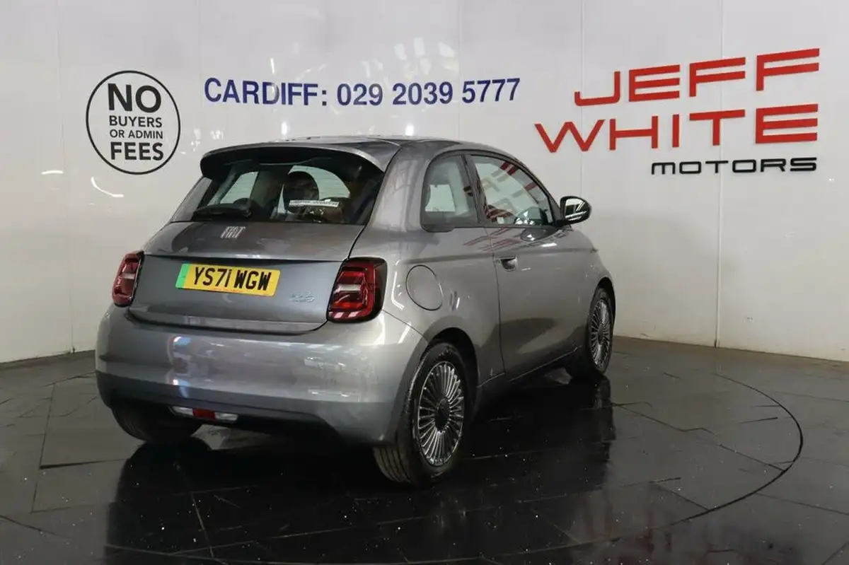 2021-fiat-500-e-icon-big-4