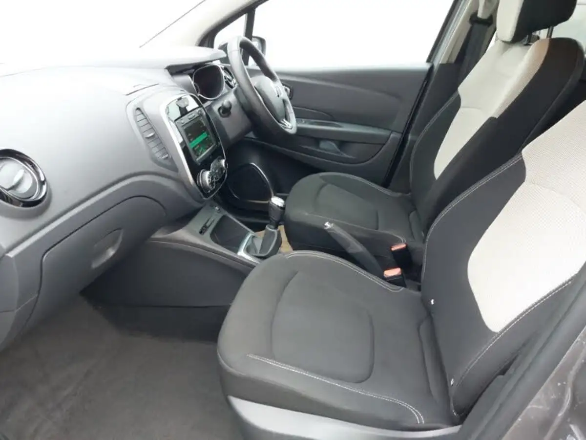 2019-renault-captur-09-tce-iconic-big-4