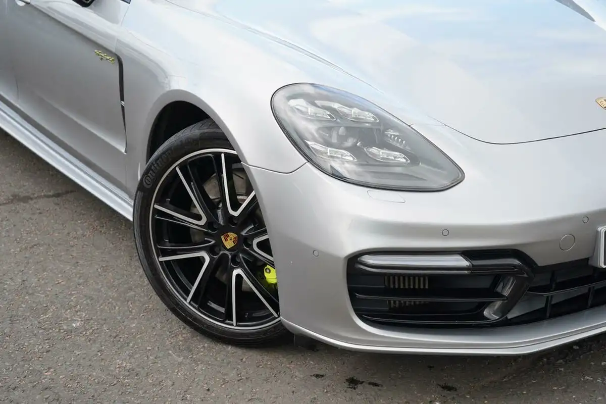 2018-porsche-panamera-29-v6-4-e-hybrid-sport-turismo-big-11