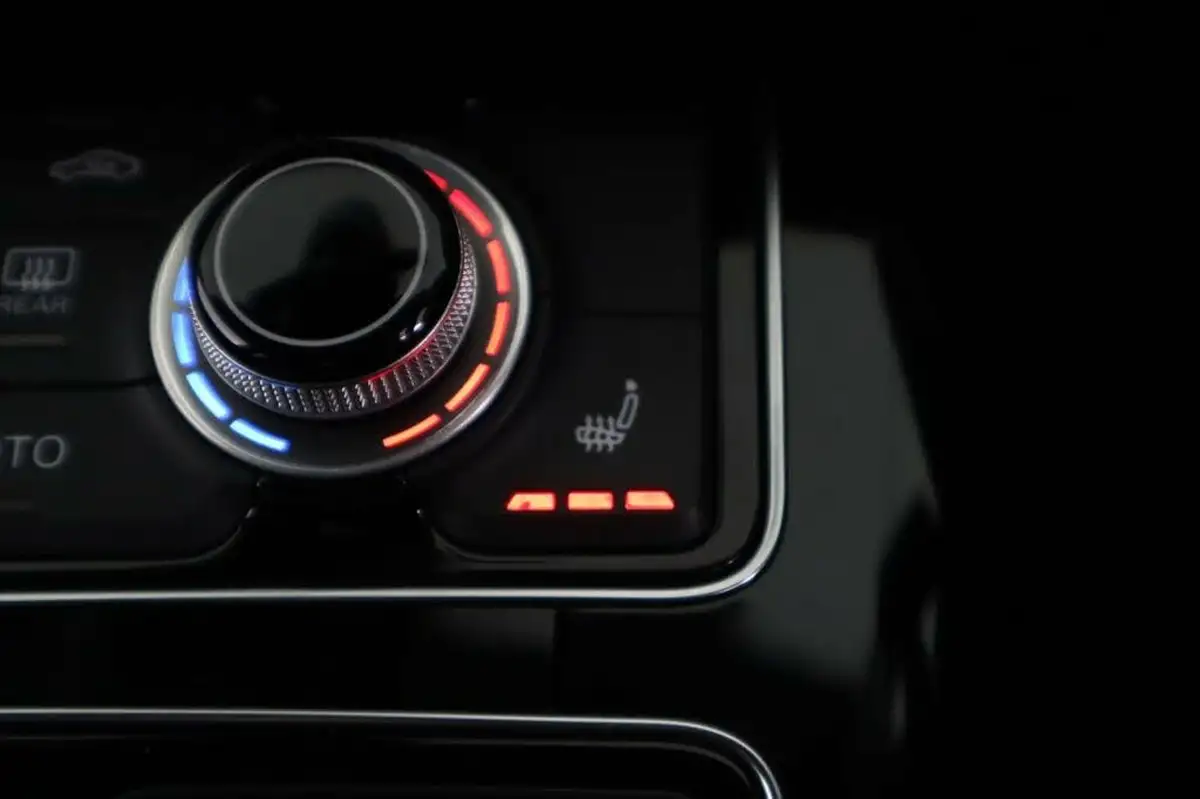 2017-audi-a8-30tdi-quattro-black-edition-big-22