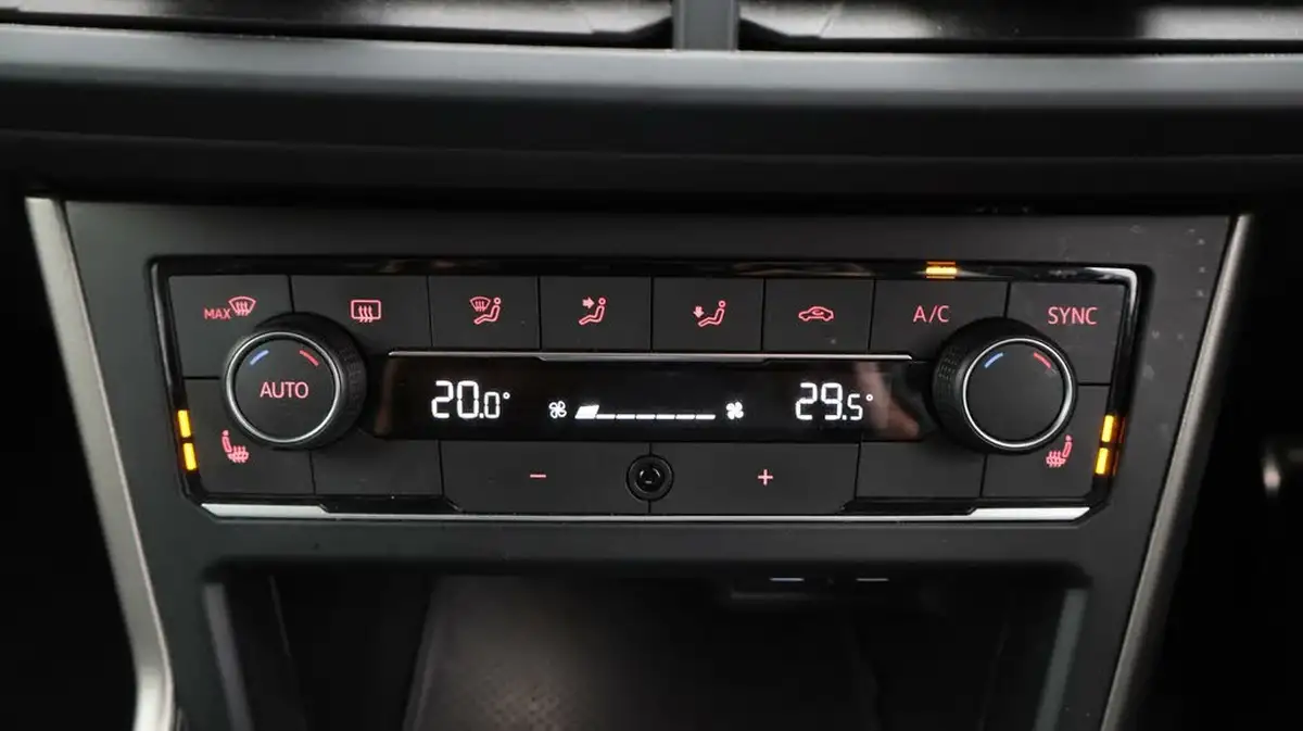 2021-volkswagen-polo-10-tsi-active-dsg-big-12