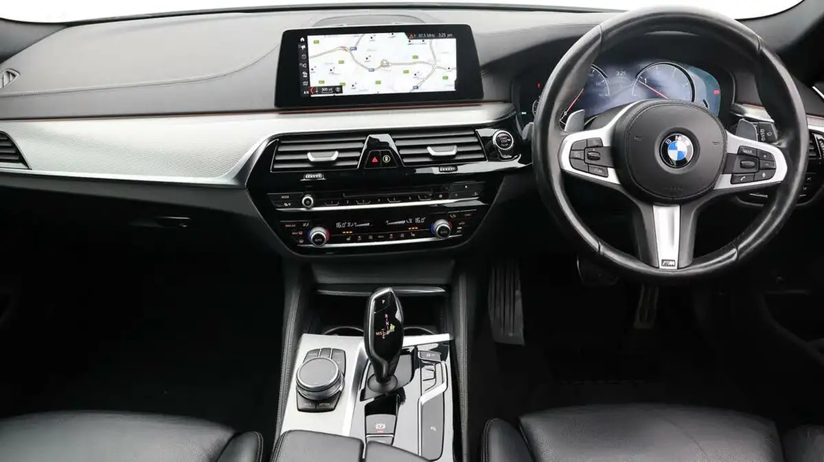 2018-bmw-5-series-20td-520d-m-sport-188bhp-xdrive-touring-5d-big-13