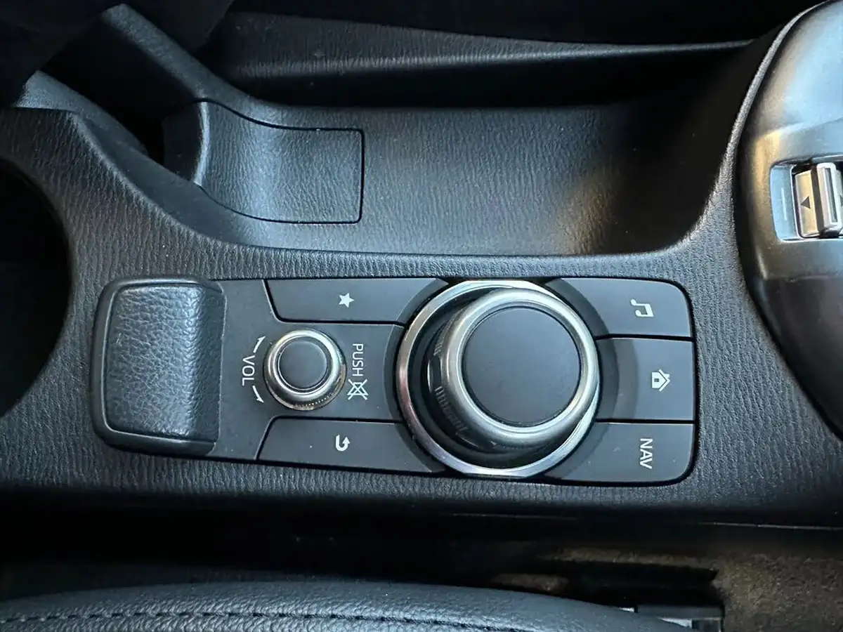 2023-mazda-mazda2-15-skyactiv-g-homura-aka-big-15