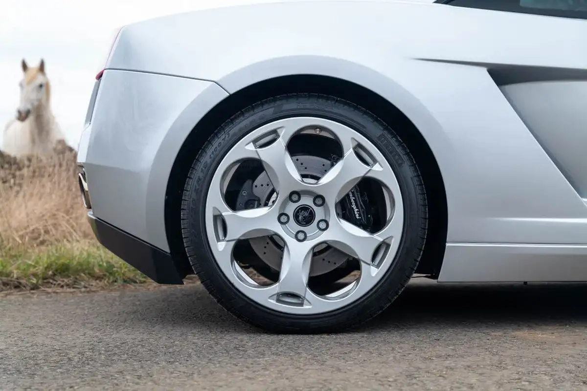 2004-lamborghini-gallardo-50-big-32
