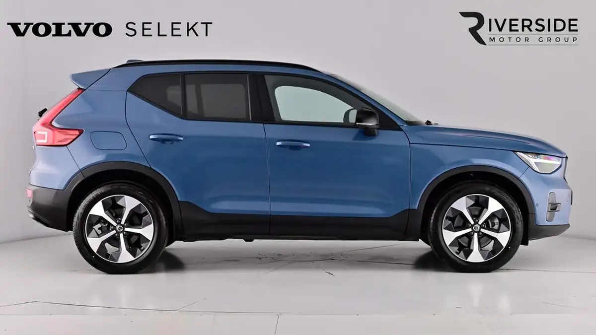 2023-volvo-xc40-20-b3-plus-big-2