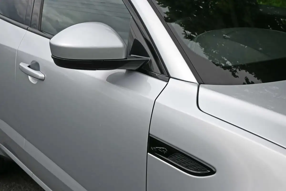 2021-jaguar-e-pace-20-d200-r-dynamic-se-big-15