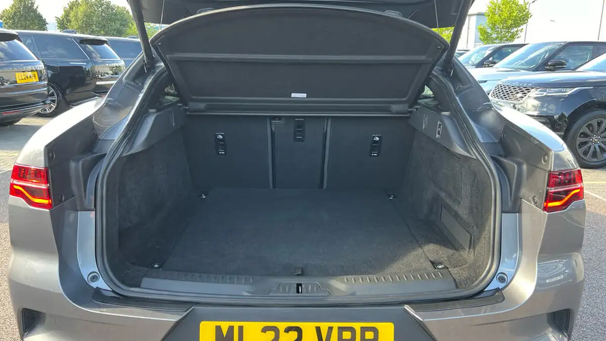 2022-jaguar-i-pace-ev400-hse-black-big-11