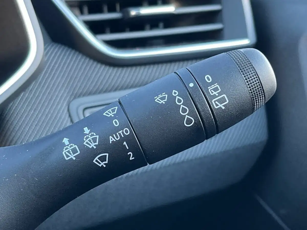 2024-renault-clio-16-esprit-alpine-big-25