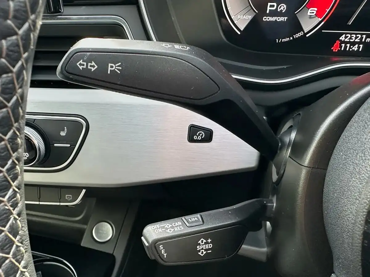 2021-audi-a4-avant-20-35-tdi-s-line-big-17