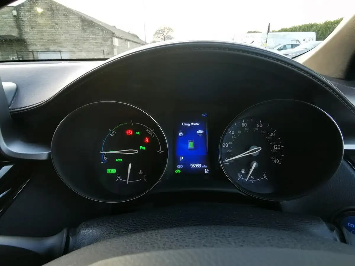 2017-toyota-c-hr-18-vvt-i-excel-big-9
