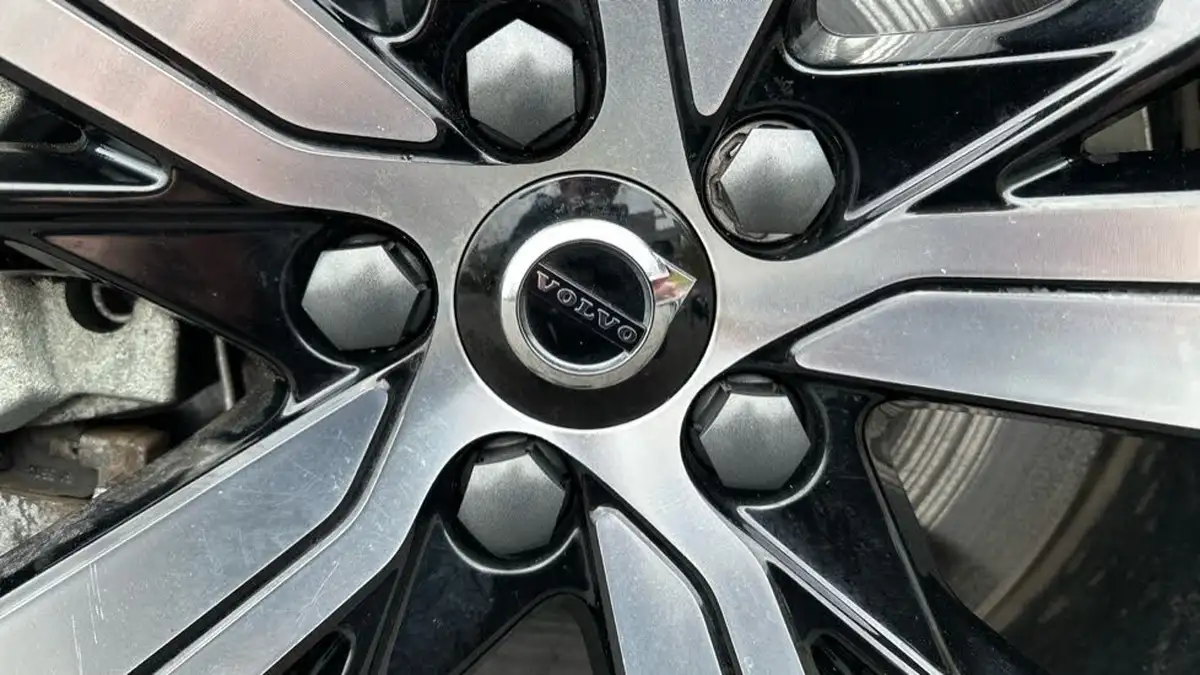 2024-volvo-xc60-20-b5-ultimate-big-23