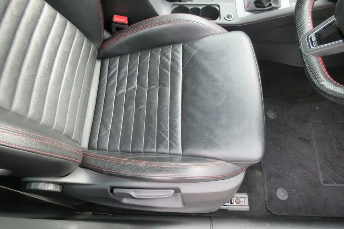 2014-skoda-octavia-20tdi-vrs-estate-big-15